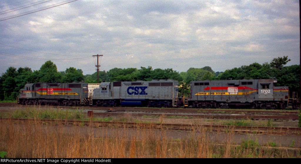 CSX 2715, 6811, and 1702